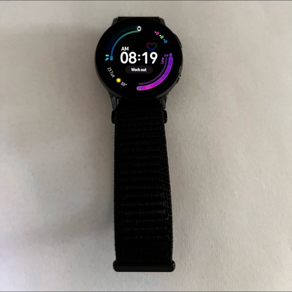 Samsung Galaxy Active 2 Smartwatch - Picture 2 of 3